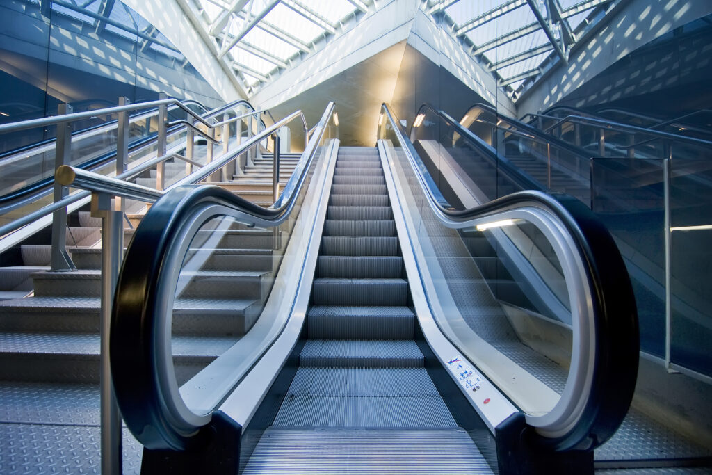 A,Panoramic,Angle,Of,Escalator,/,Escalator